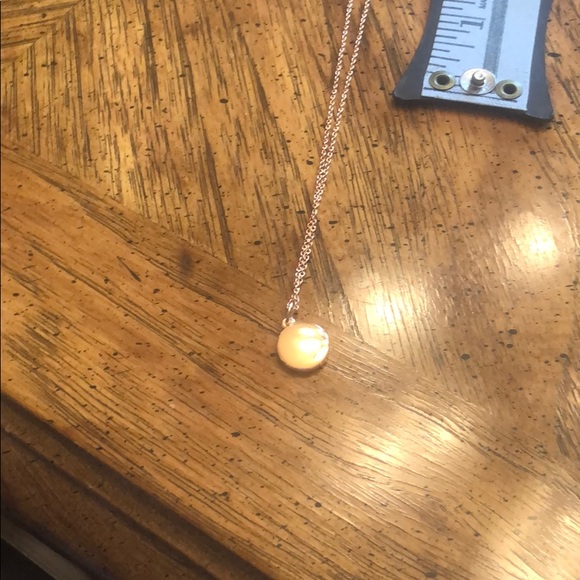 Rose gold necklace with faux diamond disk - Picture 2 of 3